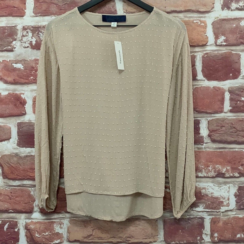 FRANCESCA'S WOMEN'S TAN SWISS DOT TIE BACK WAIST HIGH LOW BLOUSE